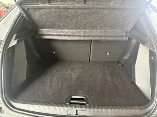 Peugeot 2008 PureTech 100 S&S Allure 6-Gang-Manuell