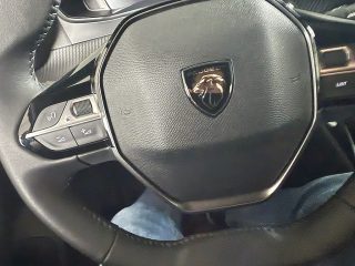 Peugeot 2008 PureTech 100 S&S Allure 6-Gang-Manuell