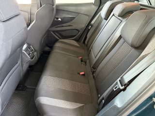 Peugeot 3008 PureTech 130 6-Gang-Manuell Active Pack