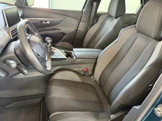 Peugeot 3008 PureTech 130 6-Gang-Manuell Active Pack