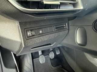 Peugeot 3008 PureTech 130 6-Gang-Manuell Active Pack