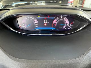 Peugeot 3008 PureTech 130 6-Gang-Manuell Active Pack