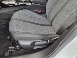 Peugeot 2008 PureTech 130 Allure EAT8