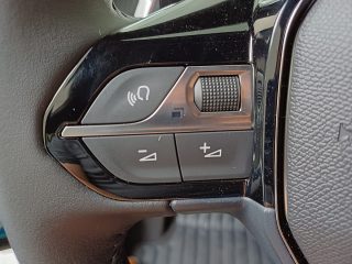 Peugeot 2008 Hybrid 145 e-DCS6 Allure