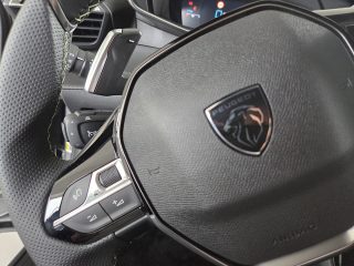 Peugeot 2008 Hybrid 145 e-DCS6 GT Glasdach,
