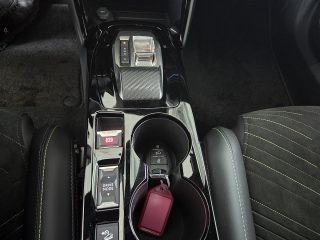Peugeot 2008 Hybrid 145 e-DCS6 GT Glasdach,