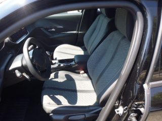 Peugeot 2008 PureTech 100 S&S Allure 6-Gang-Manuell