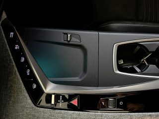 Peugeot 5008 mHEV 145 e-DCS6 GT Aut. AHK + 360° Kamera