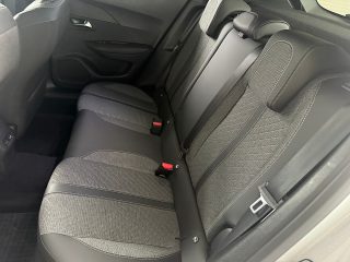Peugeot 2008 PureTech 100 S&S Allure 6-Gang-Manuell