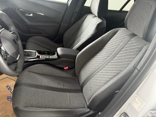 Peugeot 2008 PureTech 100 S&S Allure 6-Gang-Manuell