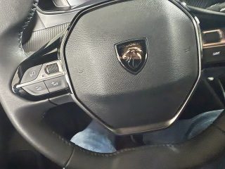 Peugeot 2008 PureTech 100 S&S Allure 6-Gang-Manuell