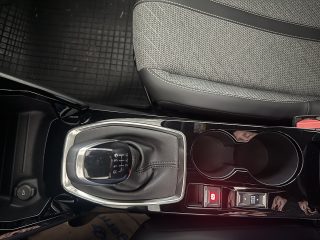 Peugeot 2008 PureTech 100 S&S Allure 6-Gang-Manuell