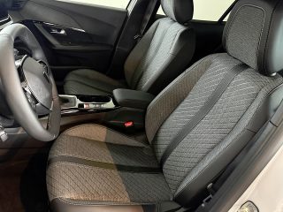Peugeot 2008 PureTech 100 S&S Allure 6-Gang-Manuell