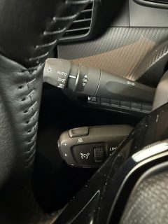 Peugeot 2008 PureTech 100 S&S Allure 6-Gang-Manuell