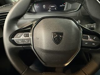Peugeot 2008 PureTech 100 S&S Allure 6-Gang-Manuell
