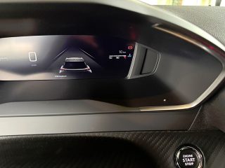 Peugeot 2008 PureTech 100 S&S Allure 6-Gang-Manuell