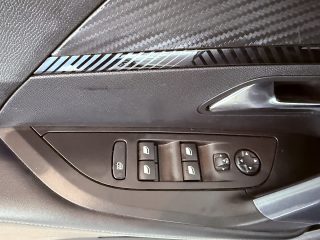 Peugeot e-2008 50kWh Allure