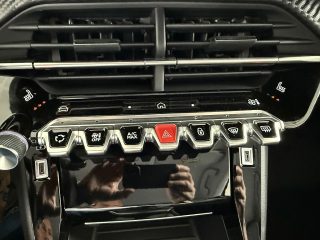 Peugeot 208 PT 100 Allure ACC, Navi, 360° Kamera