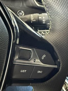 Peugeot 208 Hybrid 110 e-DCS6 GT Vollausstattung