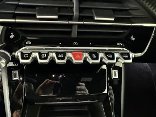 Peugeot 208 Hybrid 110 e-DCS6 GT Vollausstattung