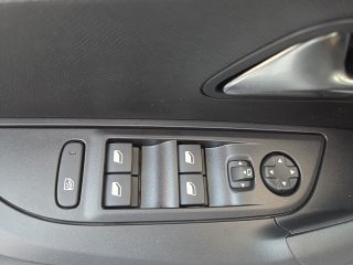 Peugeot 2008 Hybrid 110 e-DCS6 Allure