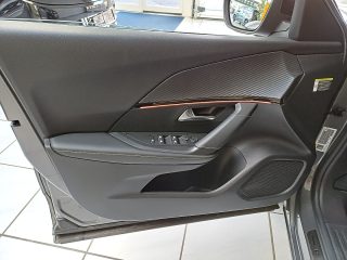 Peugeot 2008 PureTech 130 S&S GT EAT8