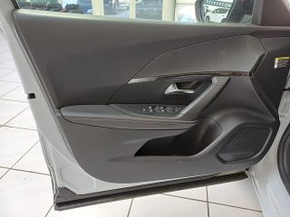 Peugeot 2008 PureTech 130 S&S Allure EAT8
