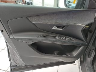 Peugeot 3008 PureTech 130 EAT8 Allure Pack