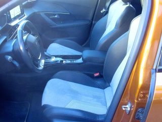 Peugeot e-2008 50kWh GT