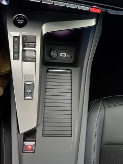 Peugeot 308 Hybrid 145 e-DSC6 GT