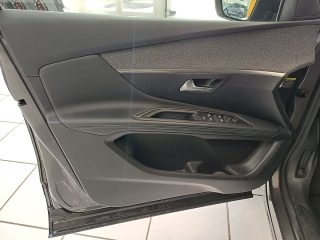 Peugeot 3008 PureTech 130 EAT8 Allure Pack