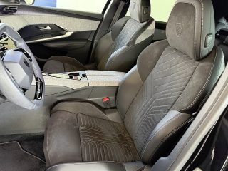 Peugeot 3008 GT Elektro 210 73kWh