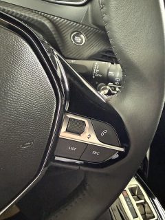 Peugeot 2008 Hybrid 110 e-DCS6 Allure