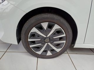 Peugeot 208 Hybrid 100 e-DCS6 Active