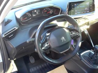 Peugeot 2008 PureTech 100 S&S Active Pack 6-Gang-Manuell